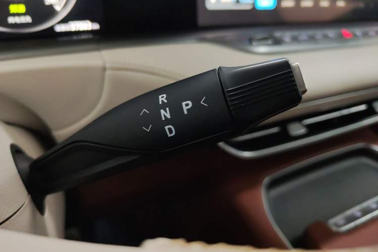 Used VOYAH FREE 2024 Ultra-Long Range Intelligent Driving Version Gear Lever