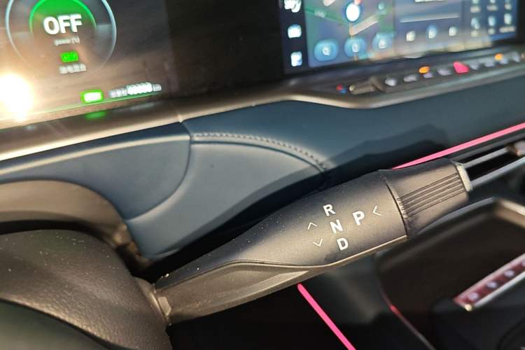 Used VOYAH FREE 2024 Ultra-Long Range Intelligent Driving Version Gear Lever