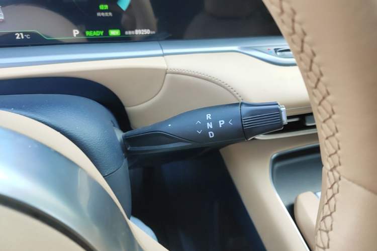 Used VOYAH FREE 2024 Ultra-Long Range Intelligent Driving Version Gear Lever