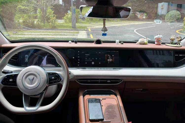 Used VOYAH FREE 2024 Ultra-Long Range Intelligent Driving Version Interior 4