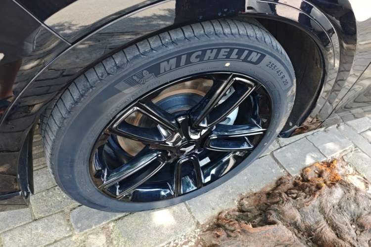 Used VOYAH FREE 2024 Ultra-Long Range Intelligent Driving Version Left Front Wheel Hub