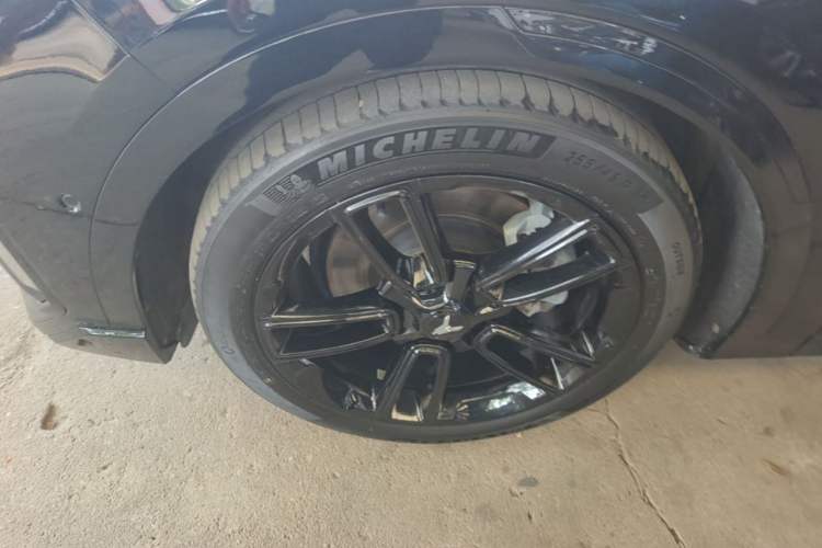 Used VOYAH FREE 2024 Ultra-Long Range Intelligent Driving Version Left Front Wheel Hub
