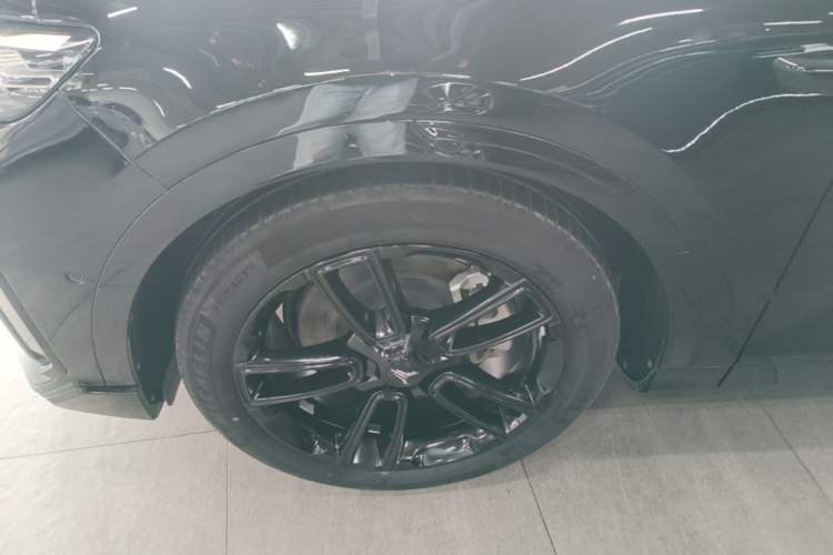 Used VOYAH FREE 2024 Ultra-Long Range Intelligent Driving Version Left Front Wheel Hub