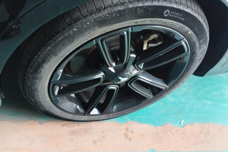 Used VOYAH FREE 2024 Ultra-Long Range Intelligent Driving Version Left Front Wheel Hub