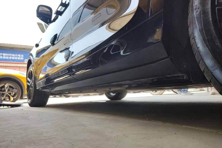 Used VOYAH FREE 2024 Ultra-Long Range Intelligent Driving Version Left Side Sill