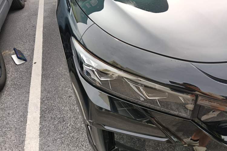 Used VOYAH FREE 2024 Ultra-Long Range Intelligent Driving Version Right Front Headlight