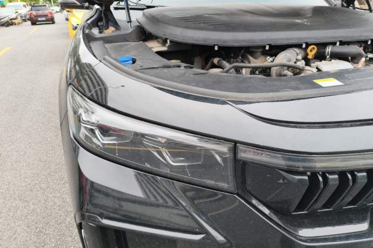 Used VOYAH FREE 2024 Ultra-Long Range Intelligent Driving Version Right Front Headlight