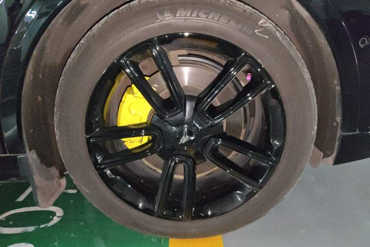 Used VOYAH FREE 2024 Ultra-Long Range Intelligent Driving Version Right Front Wheel Hub
