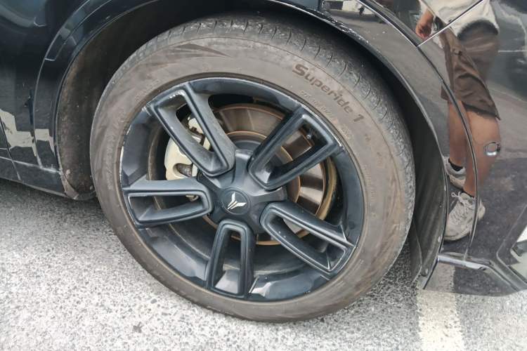 Used VOYAH FREE 2024 Ultra-Long Range Intelligent Driving Version Right Front Wheel Hub