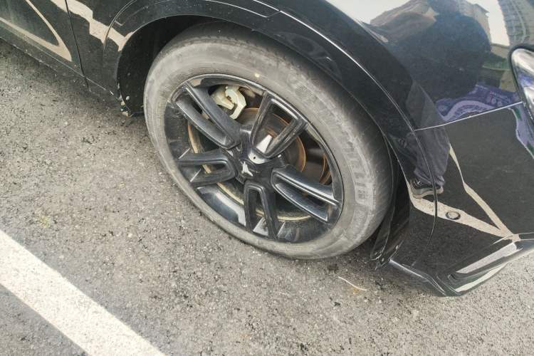 Used VOYAH FREE 2024 Ultra-Long Range Intelligent Driving Version Right Front Wheel Hub