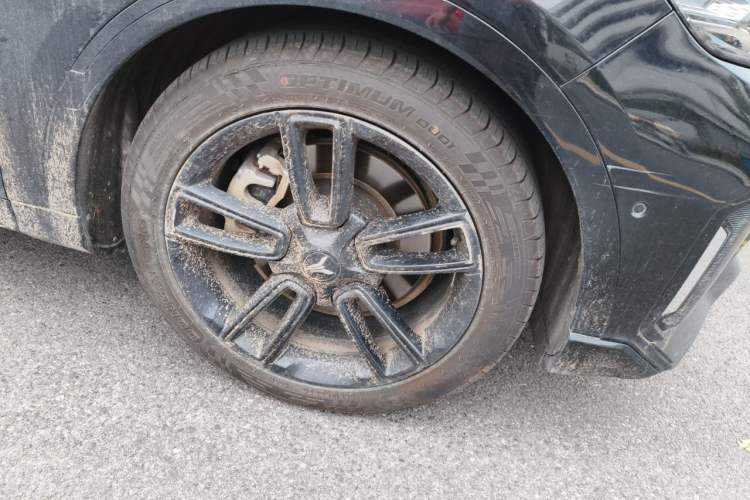 Used VOYAH FREE 2024 Ultra-Long Range Intelligent Driving Version Right Front Wheel Hub