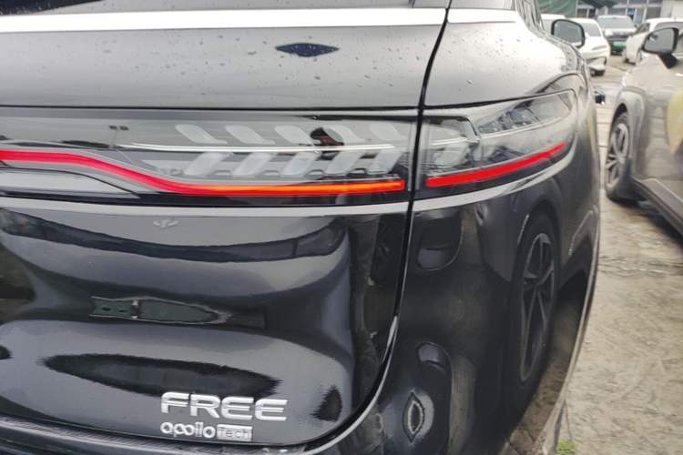 Used VOYAH FREE 2024 Ultra-Long Range Intelligent Driving Version Right Rear Taillight