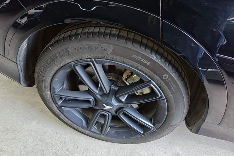 Used VOYAH FREE 2024 Ultra-Long Range Intelligent Driving Version Right Rear Wheel Hub