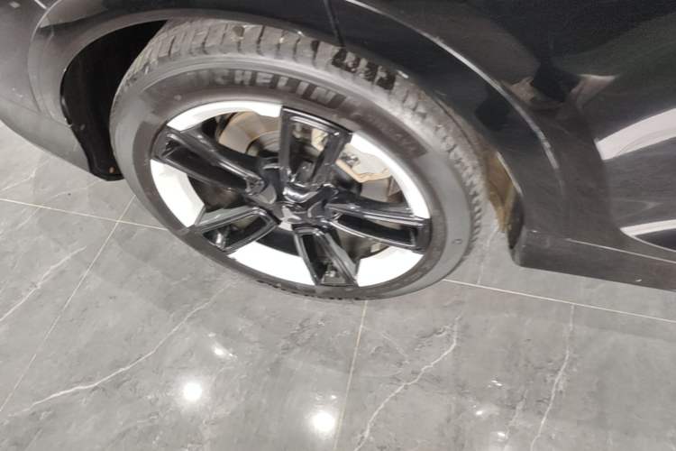 Used VOYAH FREE 2024 Ultra-Long Range Intelligent Driving Version Right Rear Wheel Hub