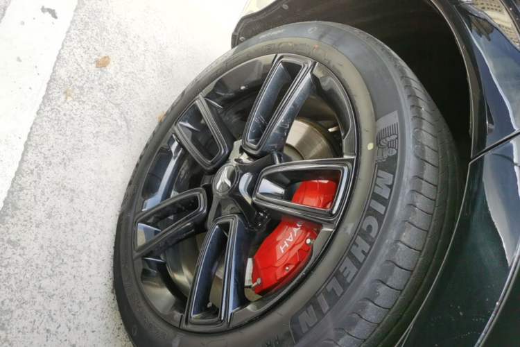 Used VOYAH FREE 2024 Ultra-Long Range Intelligent Driving Version Right Rear Wheel Hub