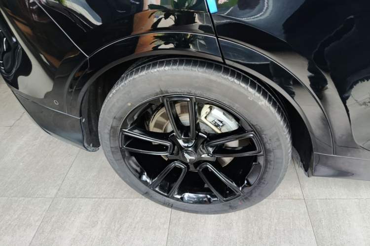 Used VOYAH FREE 2024 Ultra-Long Range Intelligent Driving Version Right Rear Wheel Hub