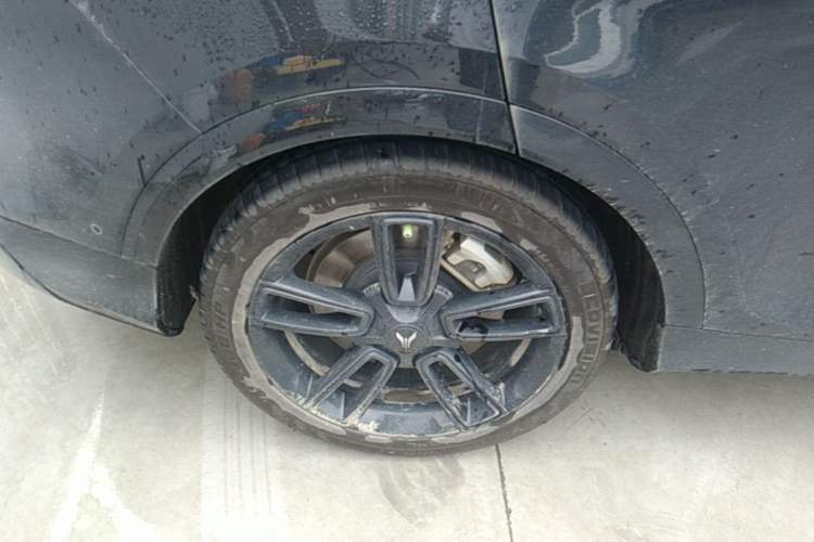 Used VOYAH FREE 2024 Ultra-Long Range Intelligent Driving Version Right Rear Wheel Hub