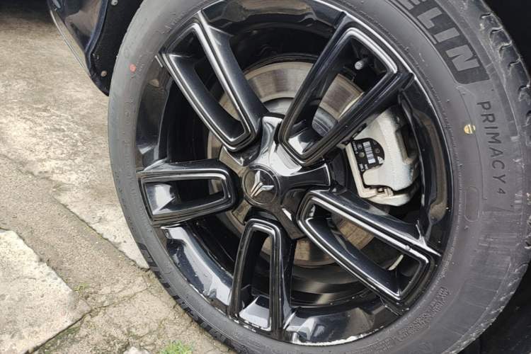 Used VOYAH FREE 2024 Ultra-Long Range Intelligent Driving Version Right Rear Wheel Hub