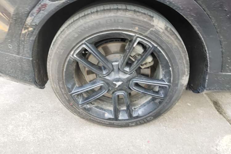 Used VOYAH FREE 2024 Ultra-Long Range Intelligent Driving Version Right Rear Wheel Hub