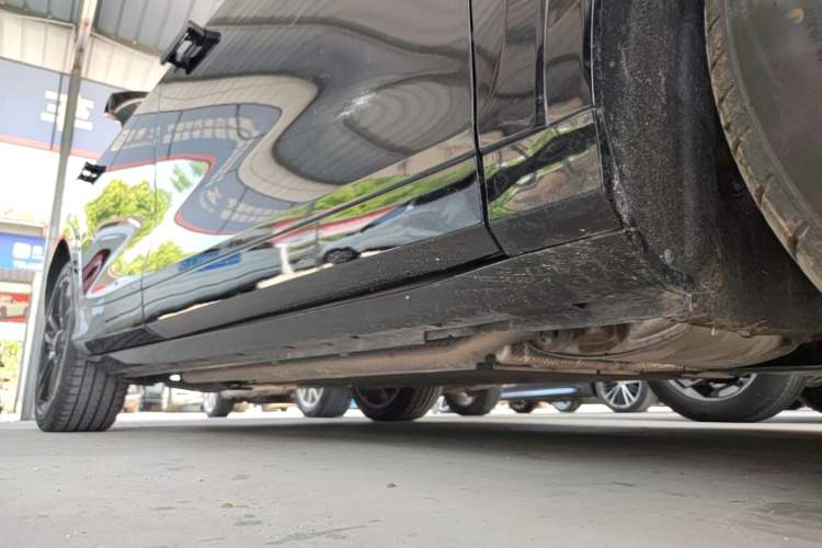 Used VOYAH FREE 2024 Ultra-Long Range Intelligent Driving Version Right Side Sill