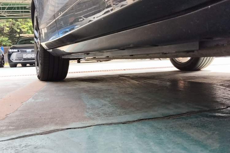 Used VOYAH FREE 2024 Ultra-Long Range Intelligent Driving Version Right Side Sill