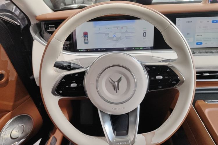 Used VOYAH FREE 2024 Ultra-Long Range Intelligent Driving Version Steering Wheel