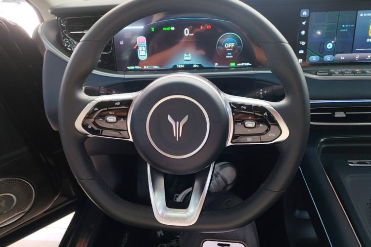 Used VOYAH FREE 2024 Ultra-Long Range Intelligent Driving Version Steering Wheel