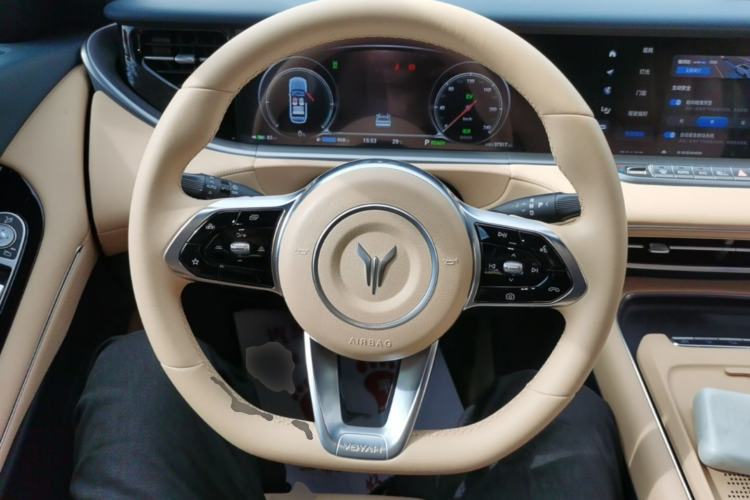 Used VOYAH FREE 2024 Ultra-Long Range Intelligent Driving Version Steering Wheel