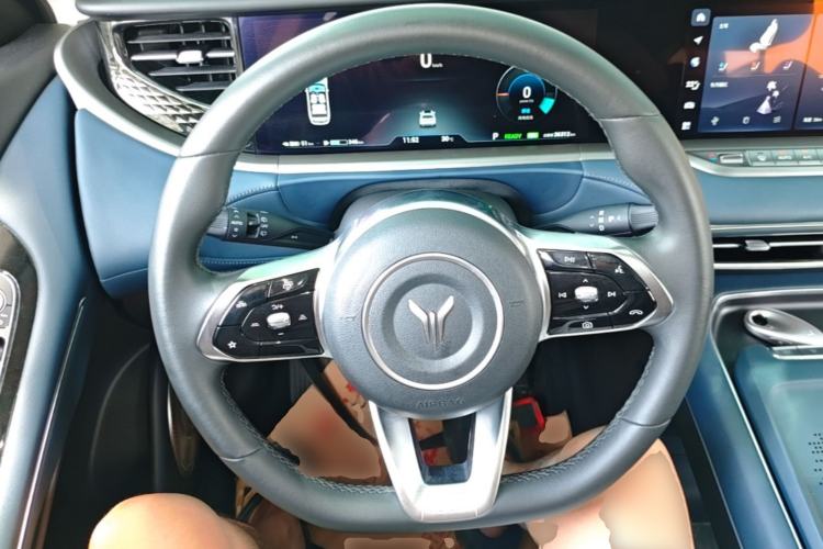 Used VOYAH FREE 2024 Ultra-Long Range Intelligent Driving Version Steering Wheel