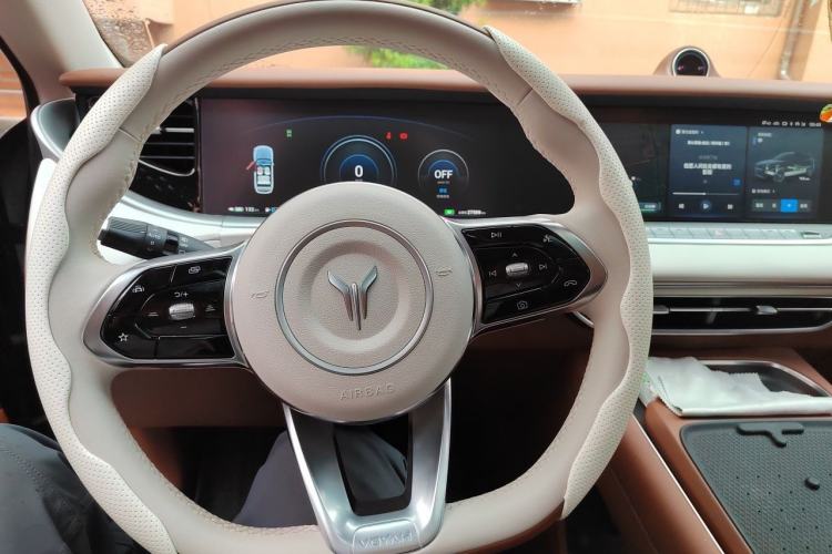Used VOYAH FREE 2024 Ultra-Long Range Intelligent Driving Version Steering Wheel