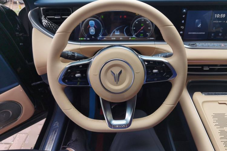 Used VOYAH FREE 2024 Ultra-Long Range Intelligent Driving Version Steering Wheel