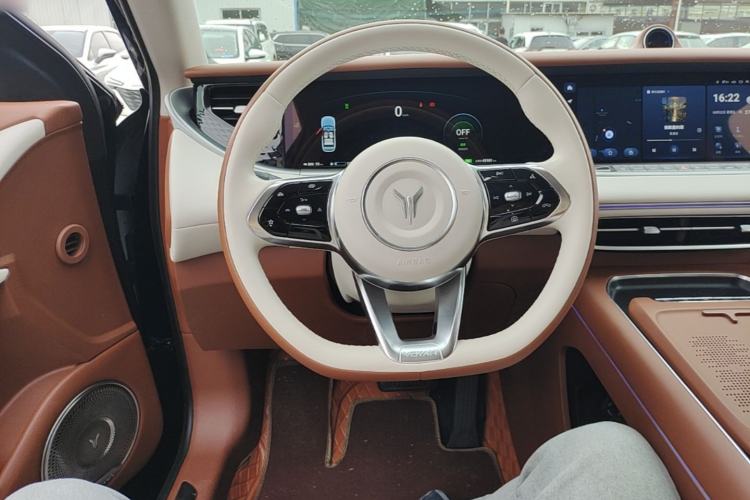 Used VOYAH FREE 2024 Ultra-Long Range Intelligent Driving Version Steering Wheel