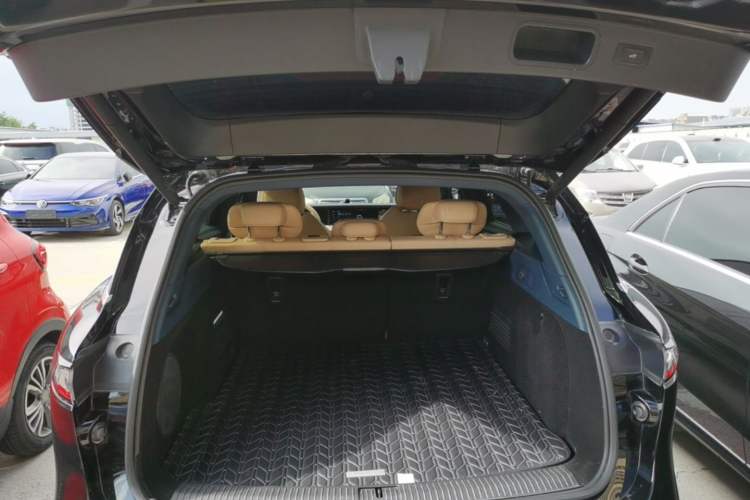 Used VOYAH FREE 2024 Ultra-Long Range Intelligent Driving Version Trunk