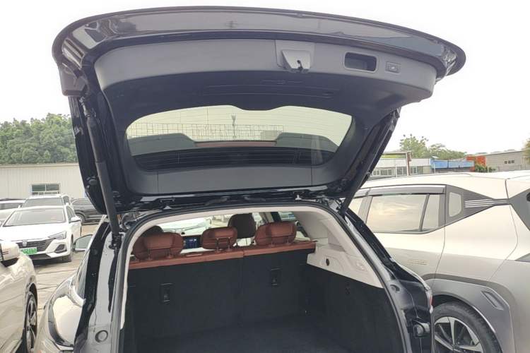Used VOYAH FREE 2024 Ultra-Long Range Intelligent Driving Version Trunk