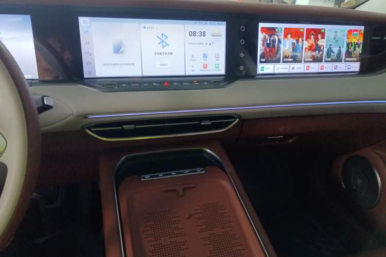Used VOYAH FREE 2024 Ultra-Long Range Intelligent Driving Version Audio And AC Panel