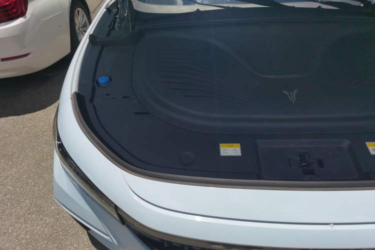 Used VOYAH FREE 2024 Ultra-Long Range Intelligent Driving Version Engine Bay Right