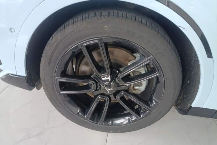 Used VOYAH FREE 2024 Ultra-Long Range Intelligent Driving Version Exterior 4
