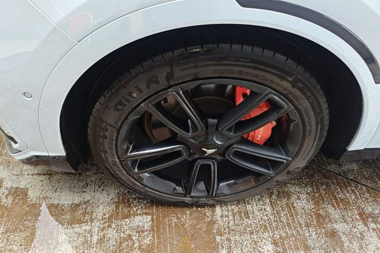 Used VOYAH FREE 2024 Ultra-Long Range Intelligent Driving Version Left Front Wheel Hub