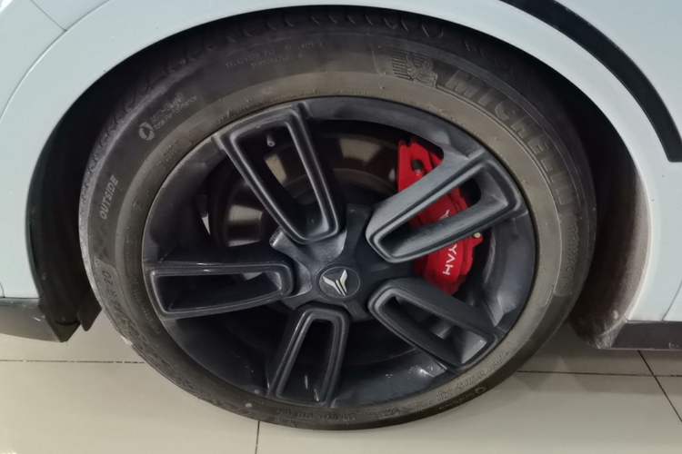 Used VOYAH FREE 2024 Ultra-Long Range Intelligent Driving Version Left Front Wheel Hub