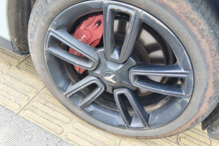 Used VOYAH FREE 2024 Ultra-Long Range Intelligent Driving Version Right Front Wheel Hub
