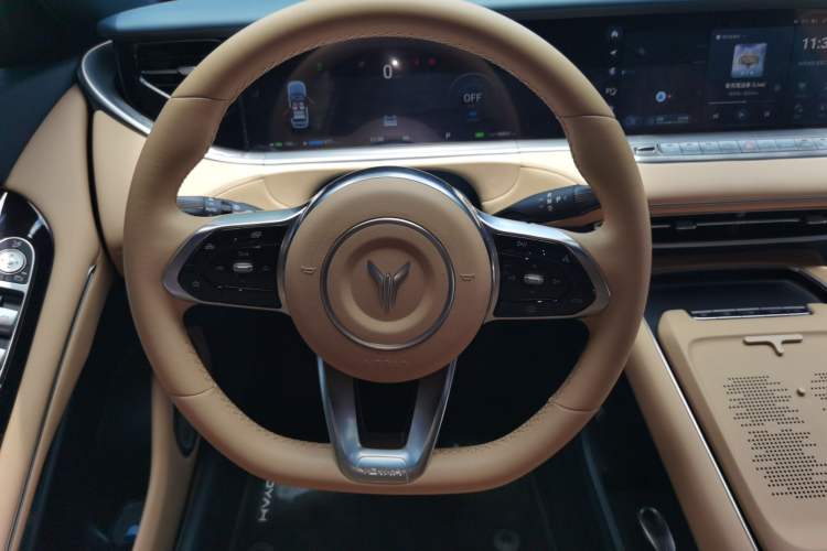 Used VOYAH FREE 2024 Ultra-Long Range Intelligent Driving Version Steering Wheel