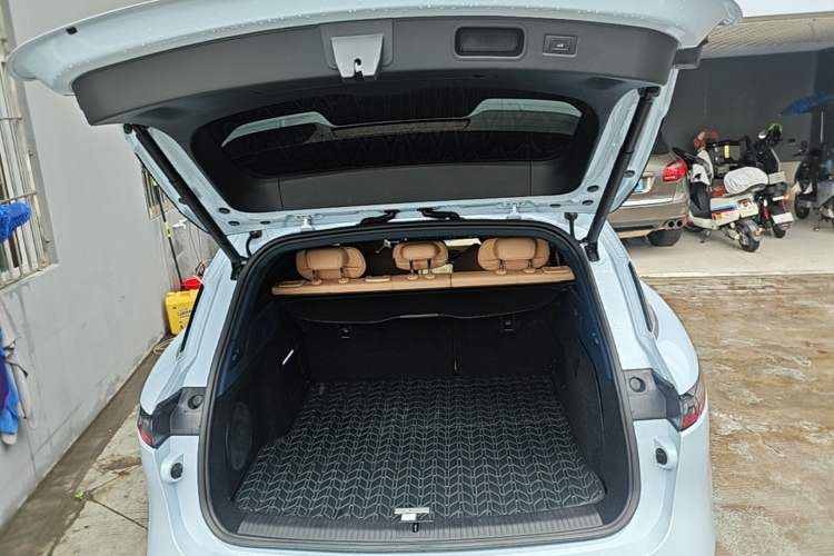 Used VOYAH FREE 2024 Ultra-Long Range Intelligent Driving Version Trunk