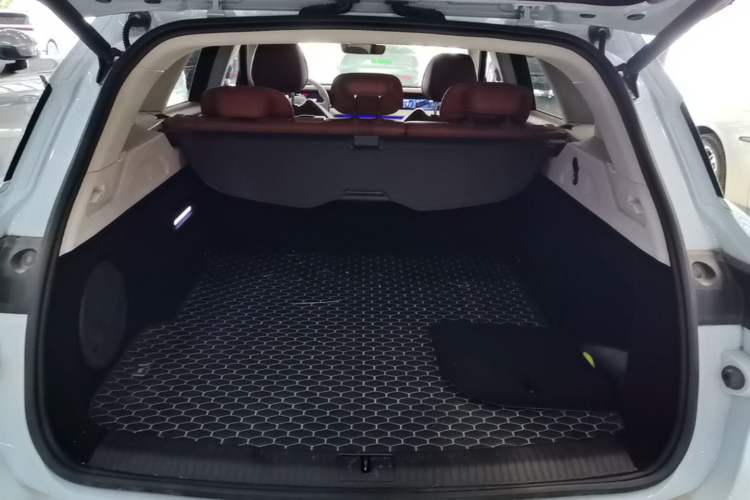 Used VOYAH FREE 2024 Ultra-Long Range Intelligent Driving Version Trunk
