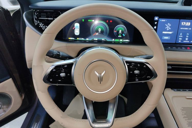 Used VOYAH FREE 2024 Ultra-Long Range Intelligent Driving Version Steering Wheel