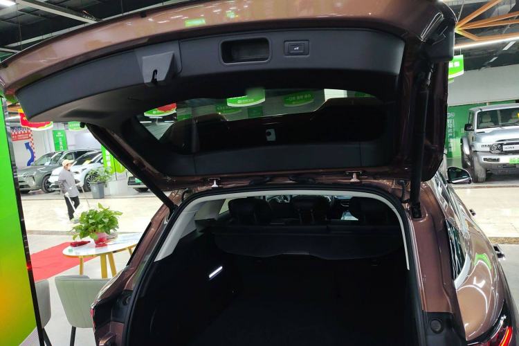 Used VOYAH FREE 2024 Ultra-Long Range Intelligent Driving Version Trunk