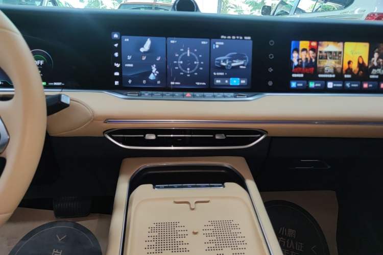 Used VOYAH FREE 2024 Ultra-Long Range Intelligent Driving Version Audio And AC Panel