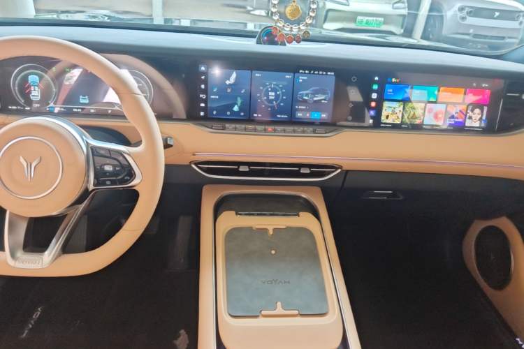 Used VOYAH FREE 2024 Ultra-Long Range Intelligent Driving Version Audio And AC Panel