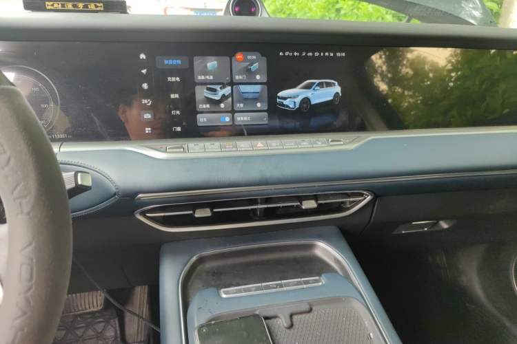 Used VOYAH FREE 2024 Ultra-Long Range Intelligent Driving Version Audio And AC Panel