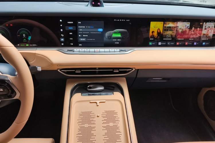 Used VOYAH FREE 2024 Ultra-Long Range Intelligent Driving Version Audio And AC Panel