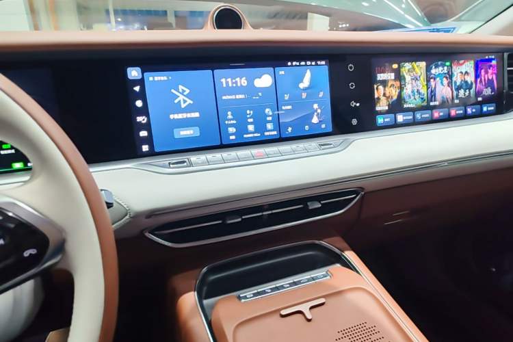 Used VOYAH FREE 2024 Ultra-Long Range Intelligent Driving Version Audio And AC Panel